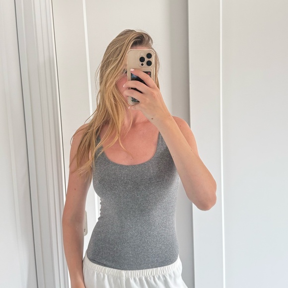 Aritzia/Babaton Salt + Pepper Tank Top - Picture 1 of 4
